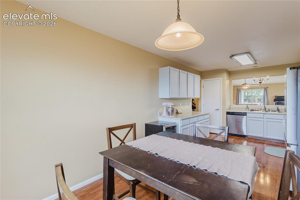 Image 9 of 38: Dining Area