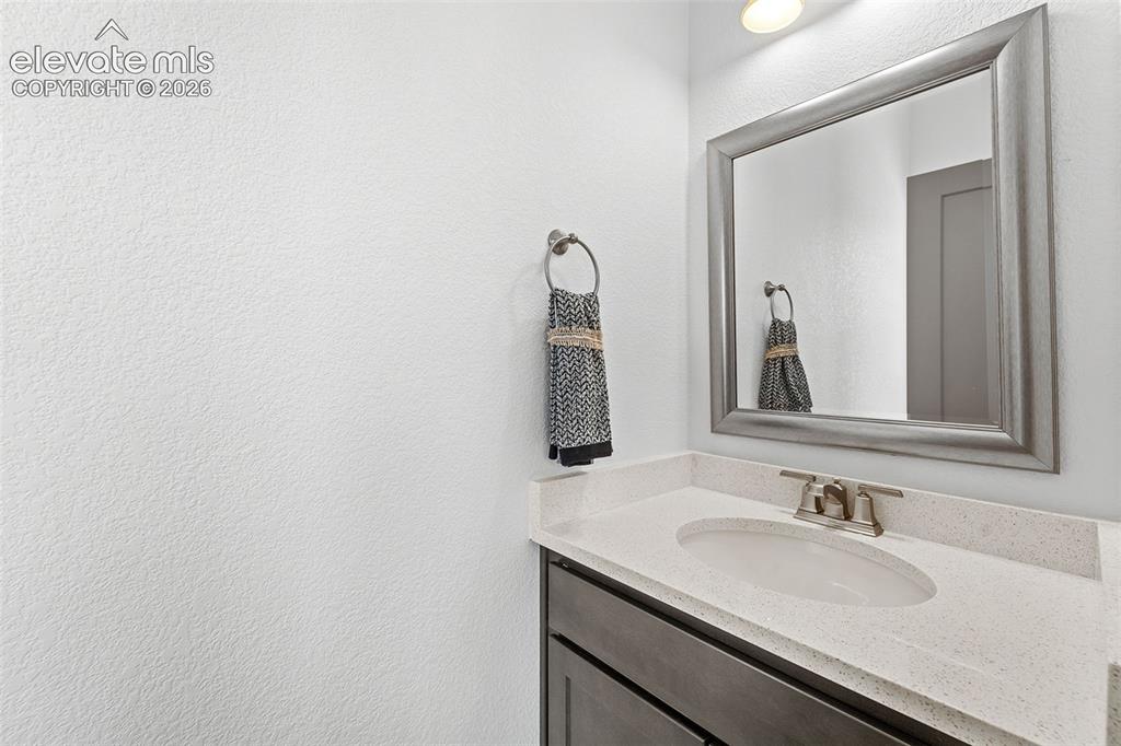 Image 16 of 28: Bathroom