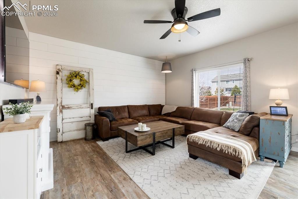 Image 11 of 50: Living Room