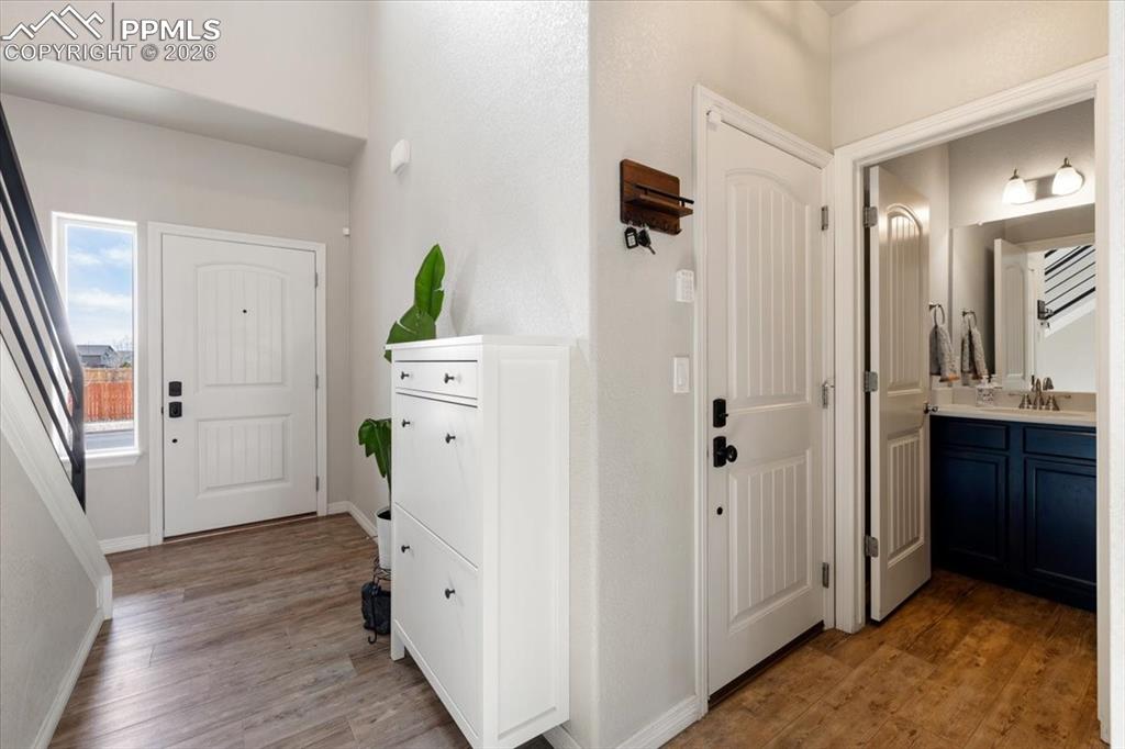 Image 13 of 50: Entry