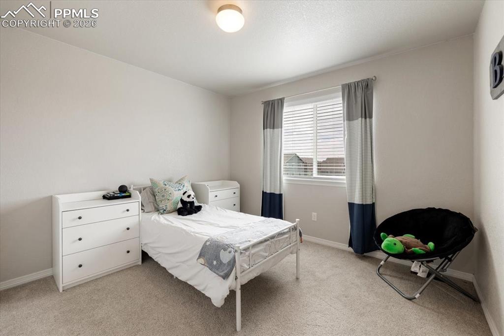 Image 22 of 50: Bedroom