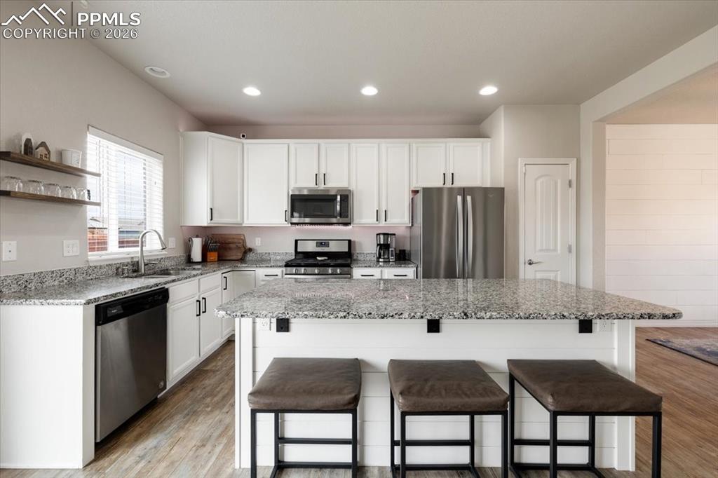 Image 6 of 50: Kitchen