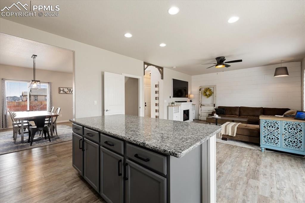 Image 8 of 50: Kitchen