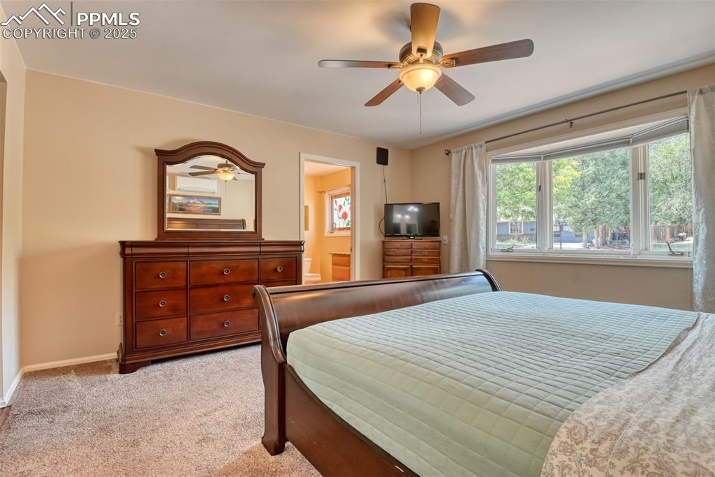 Image 18 of 50: Bedroom