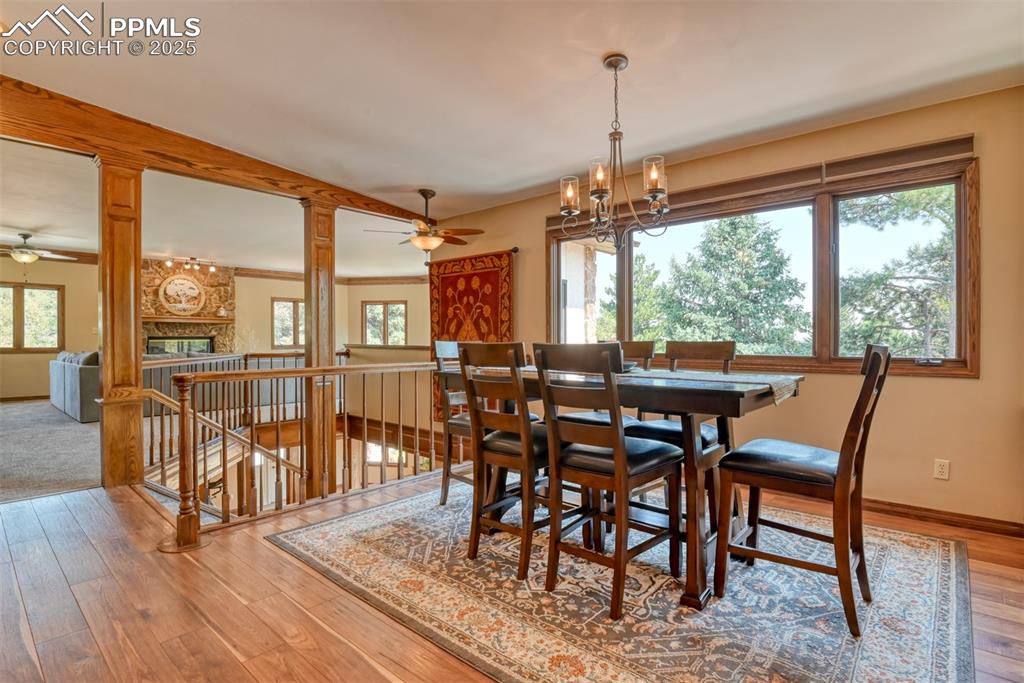 Image 9 of 50: Dining Area