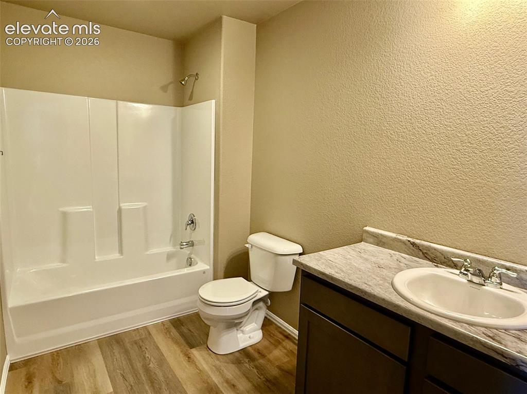 Image 12 of 31: Bathroom