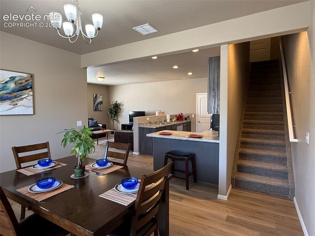 Image 27 of 31: Dining Area