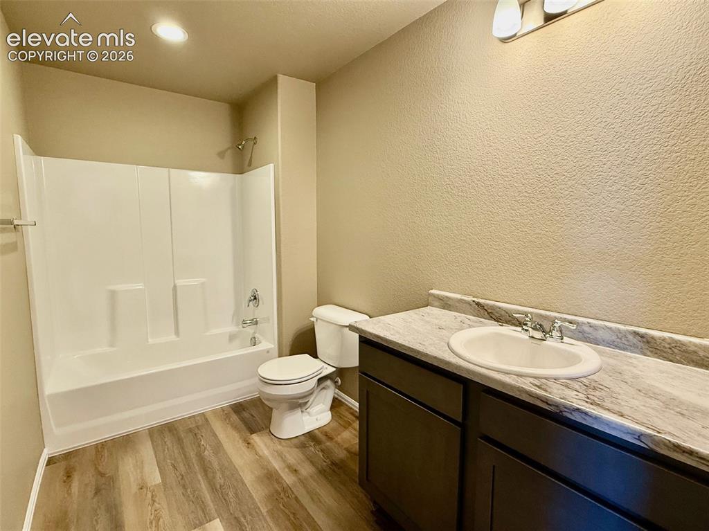 Image 9 of 31: Bathroom
