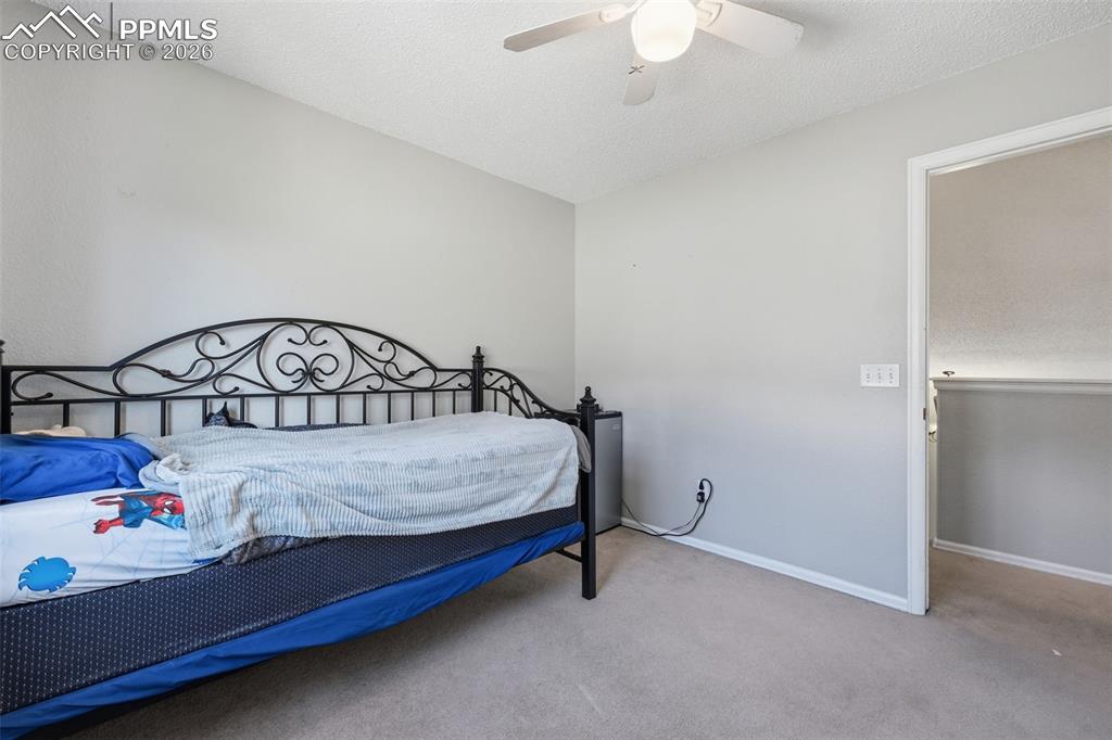 Image 19 of 33: Bedroom