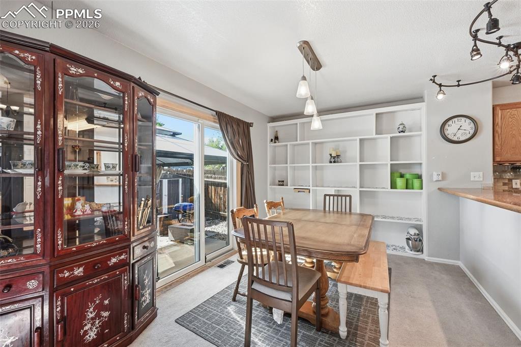 Image 8 of 33: Dining Area