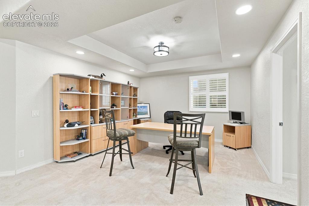 Image 41 of 44: Office
