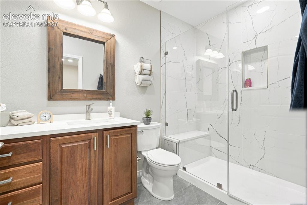 Image 43 of 44: Bathroom