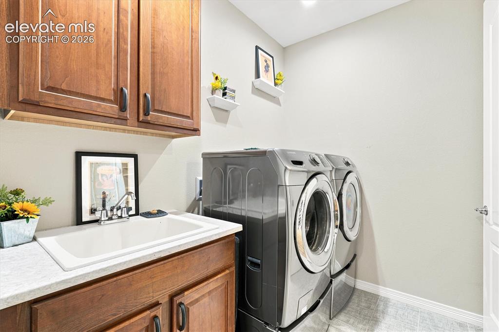Image 44 of 44: Laundry
