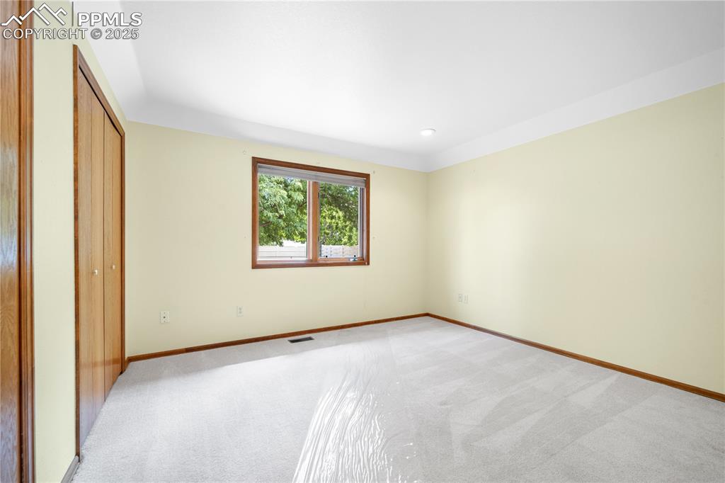 Image 13 of 30: Bedroom