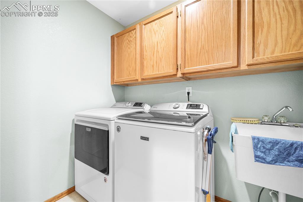 Image 14 of 30: Laundry