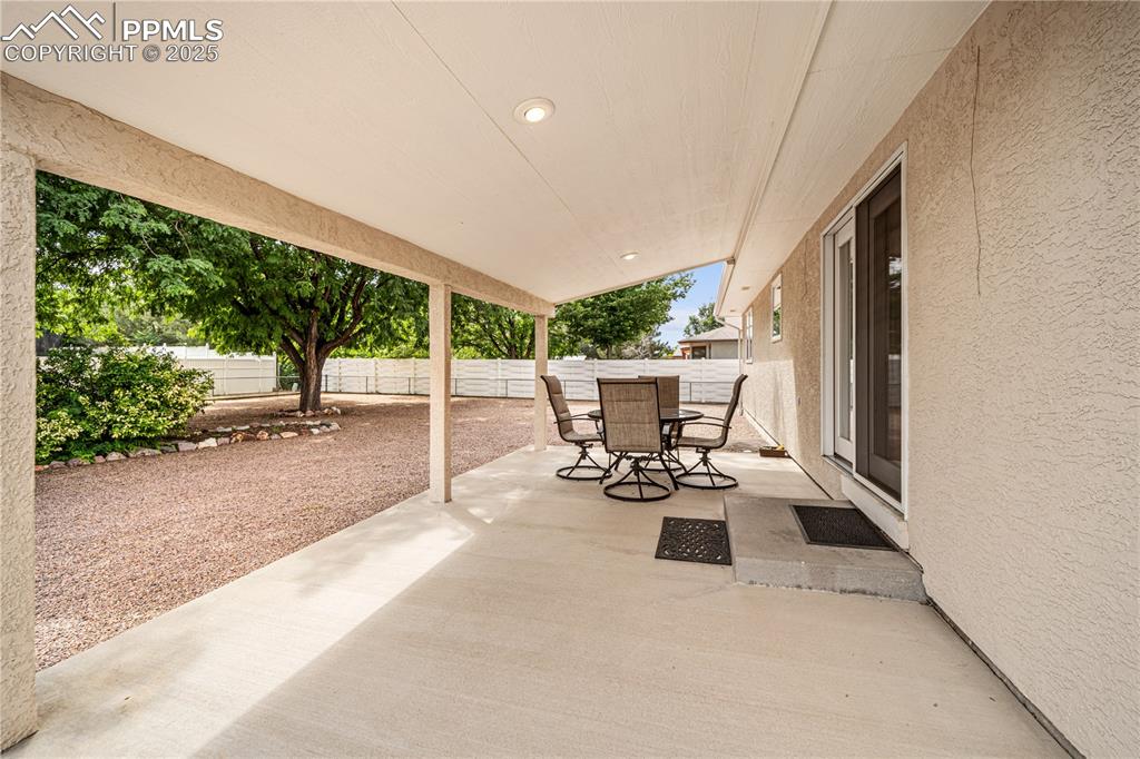 Image 25 of 30: Patio