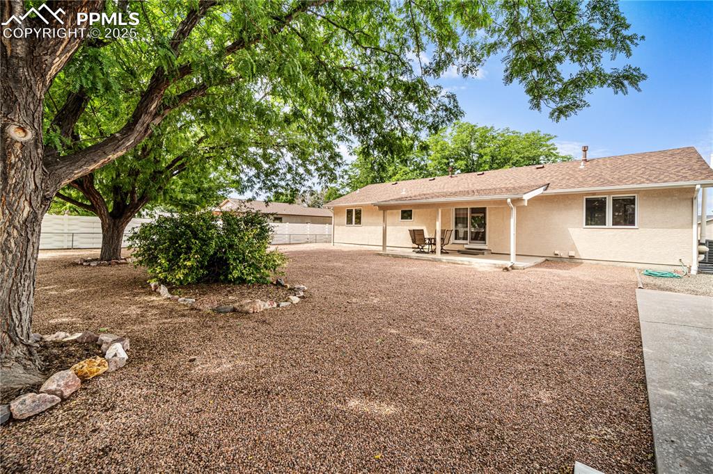 Image 26 of 30: Back of Structure