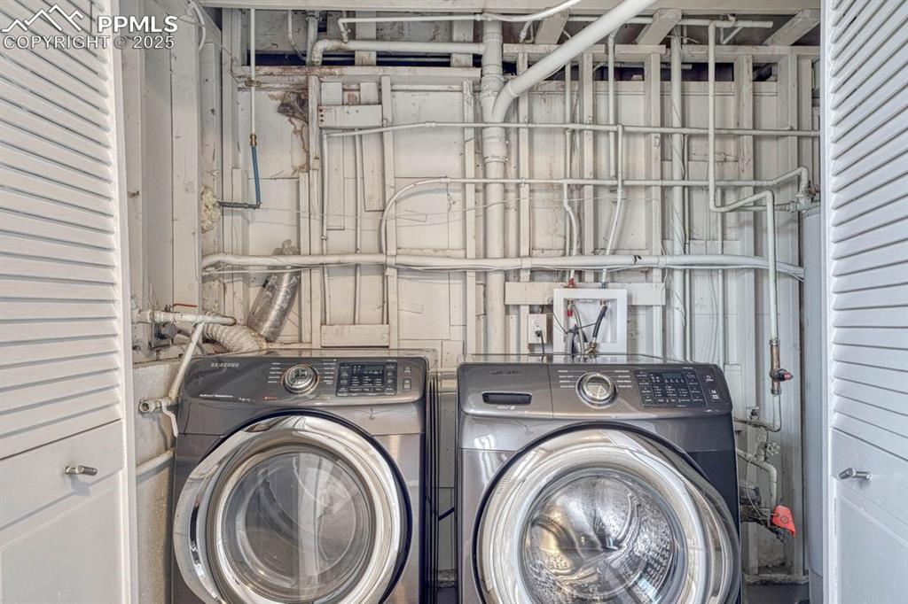 Image 39 of 49: Laundry