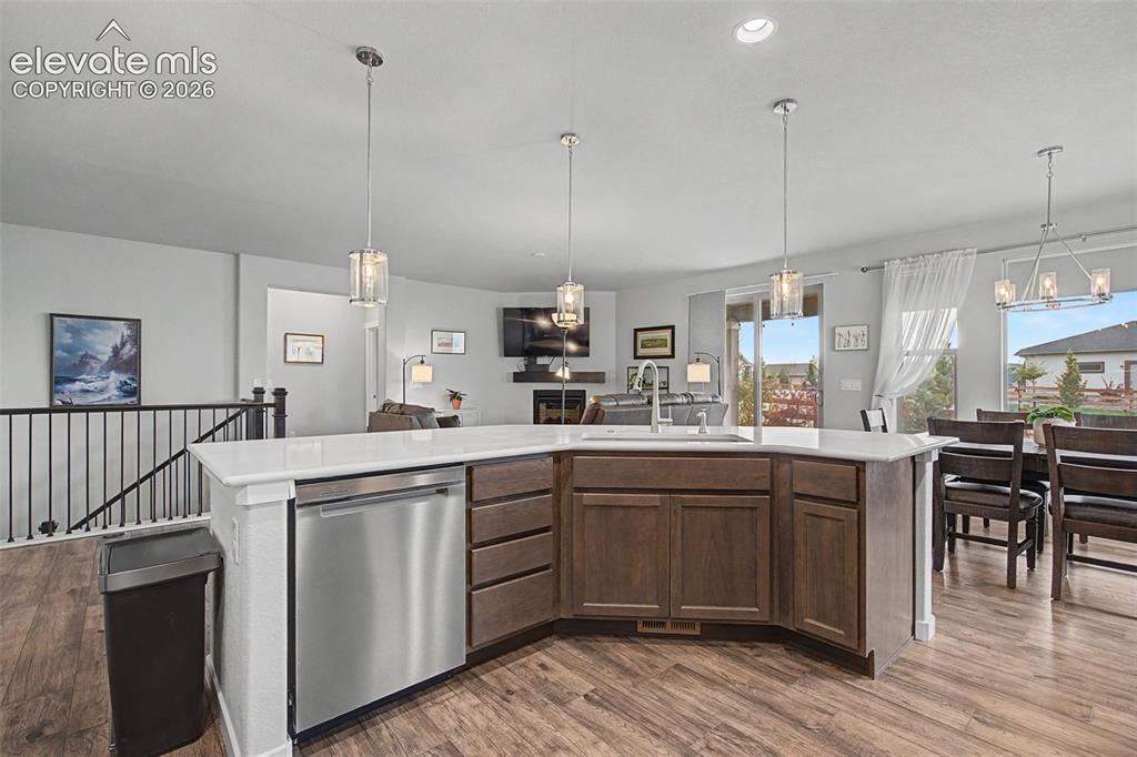 Image 12 of 47: Kitchen