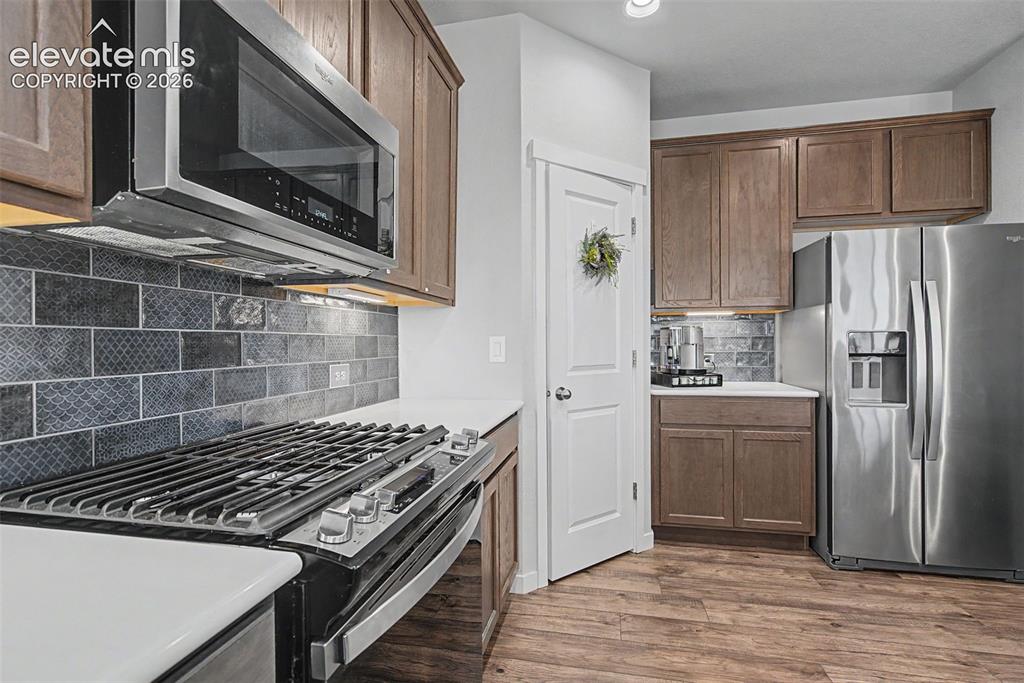 Image 14 of 47: Kitchen