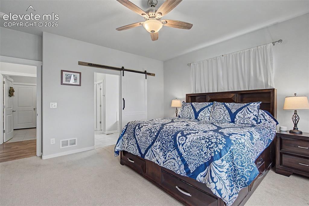 Image 18 of 47: Bedroom