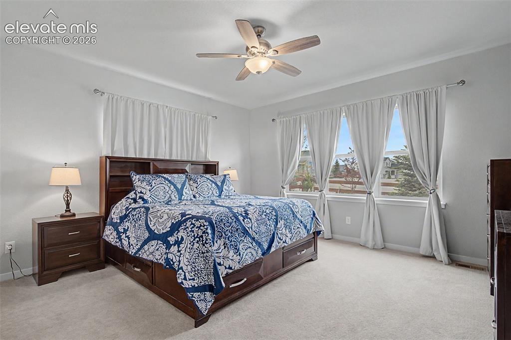 Image 19 of 47: Bedroom
