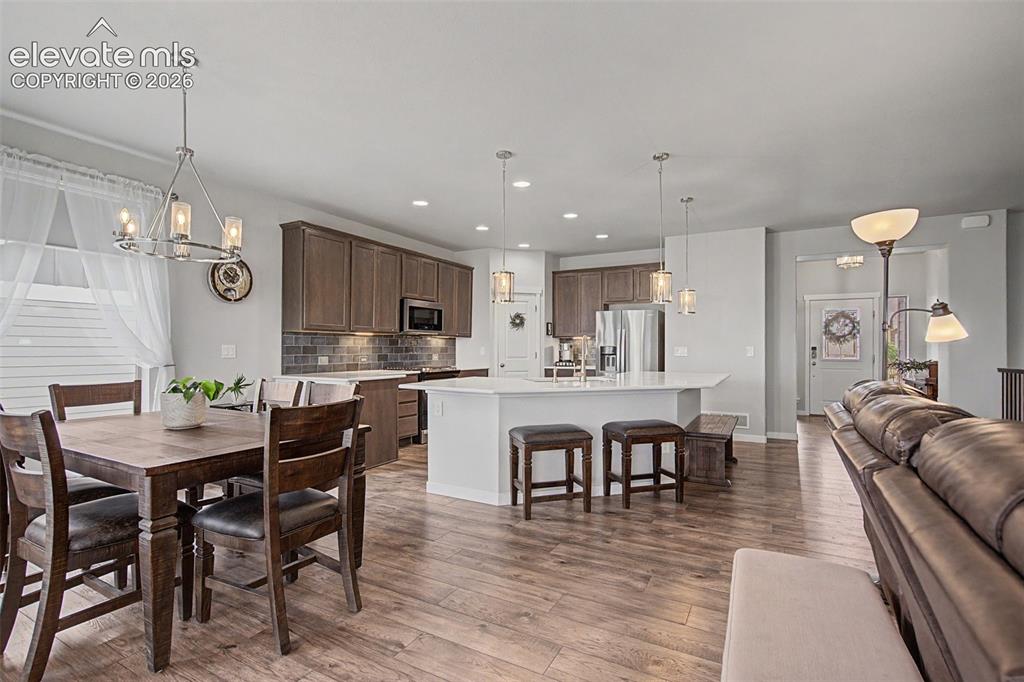 Image 9 of 47: Dining Area