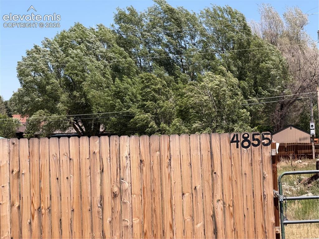 Caption: Fence