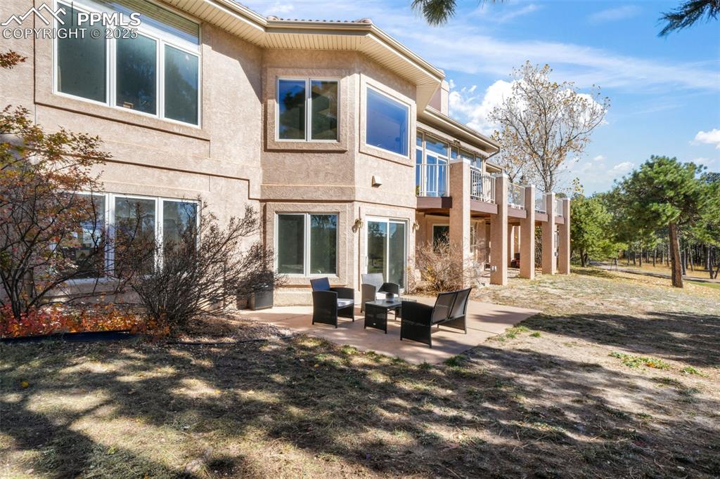 Image 24 of 50: Walkout basement