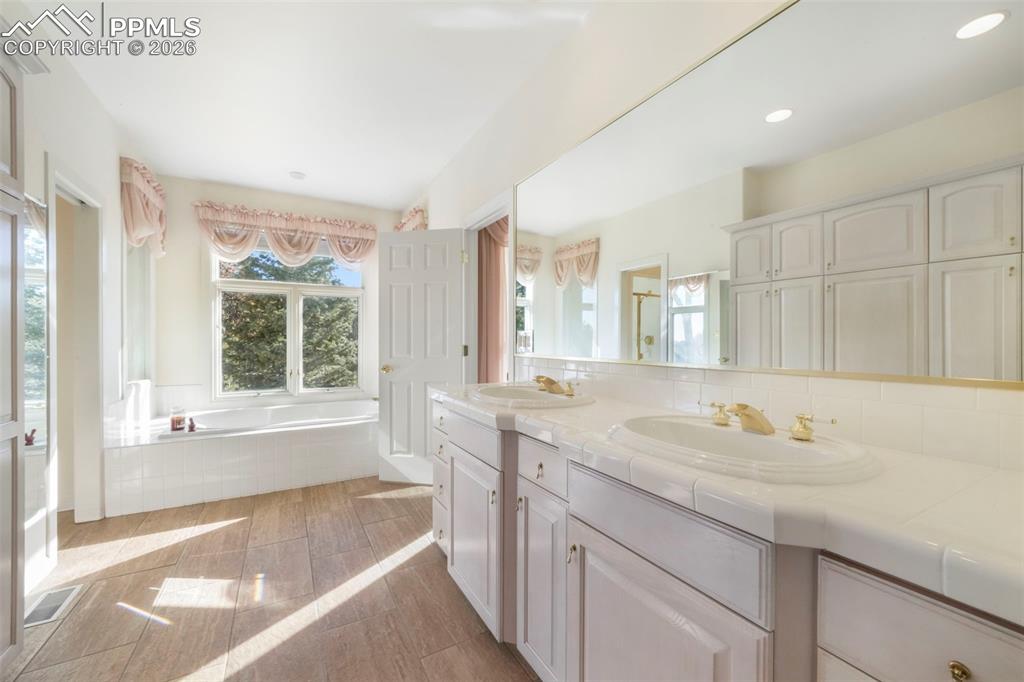 Image 35 of 50: Master Bathroom