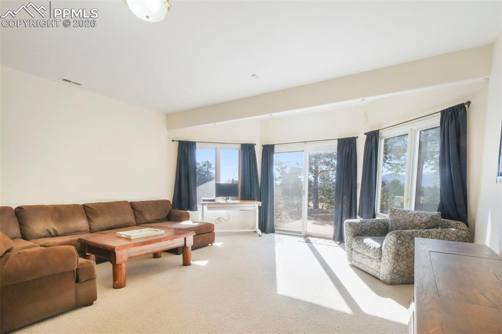 Image 39 of 50: Walkout