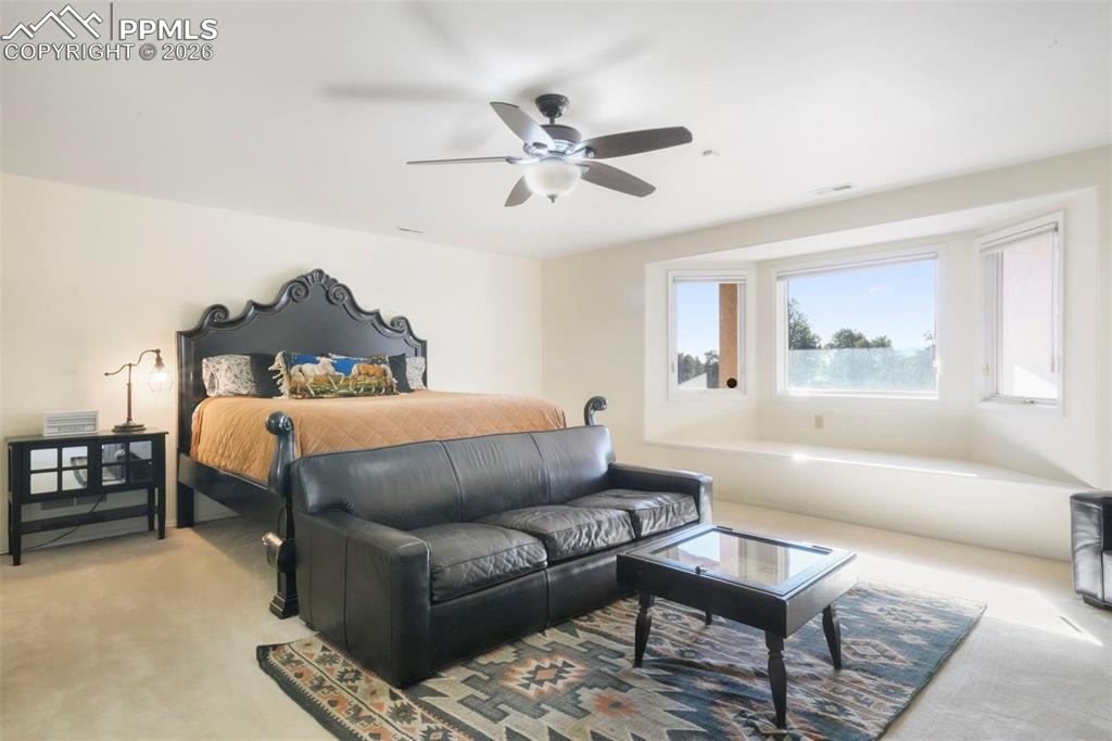 Image 41 of 50: Junior suite in basement