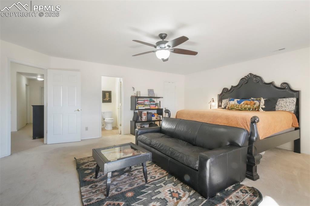 Image 42 of 50: Junior suite in basement