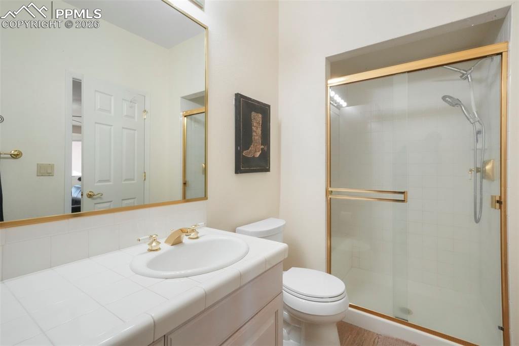 Image 44 of 50: Junior suite in basement