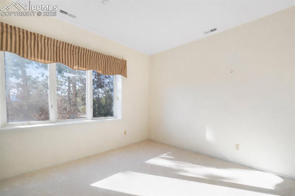 Image 46 of 50: Bedroom