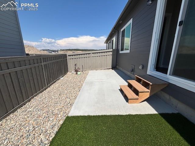 Image 12 of 12: Yard