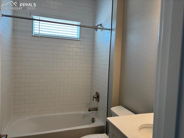 Image 3 of 12: Bathroom