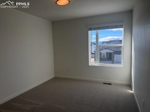 Image 15 of 15: Bedroom