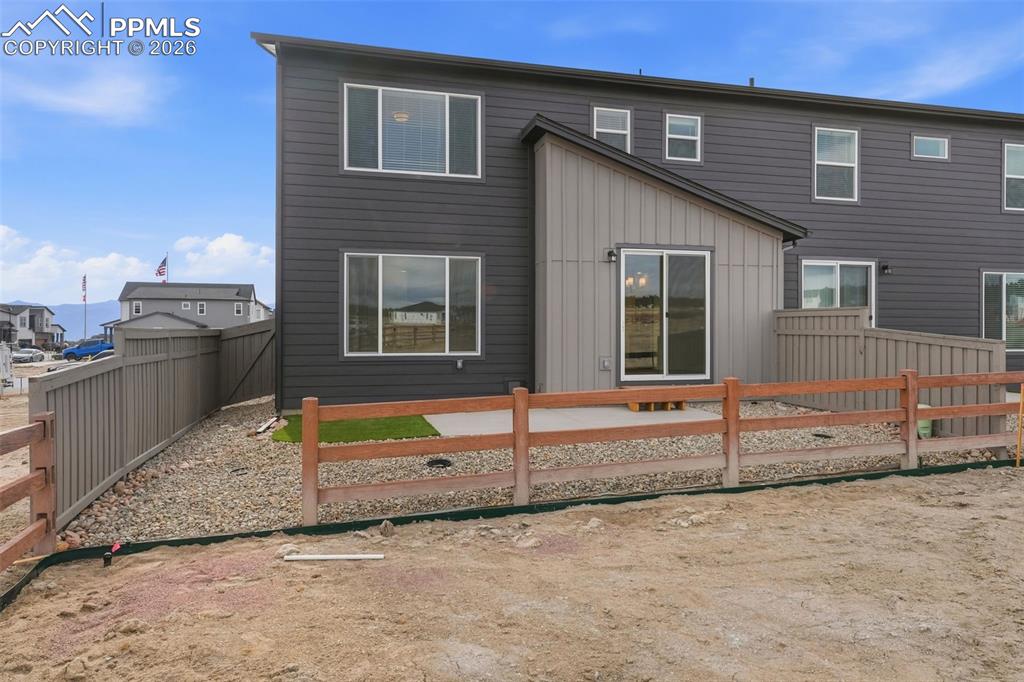 Image 36 of 37: Back of Structure