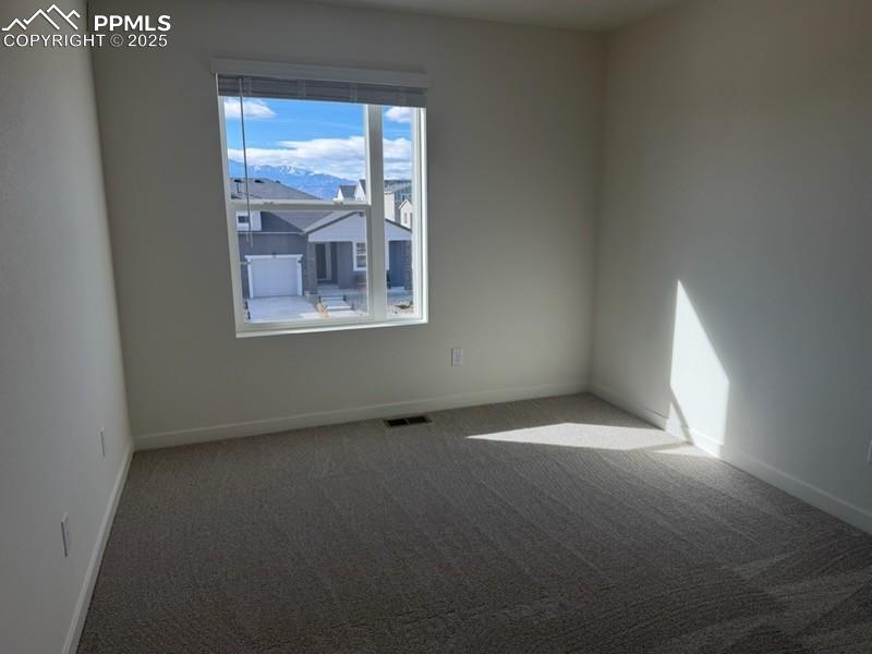 Image 6 of 15: Bedroom