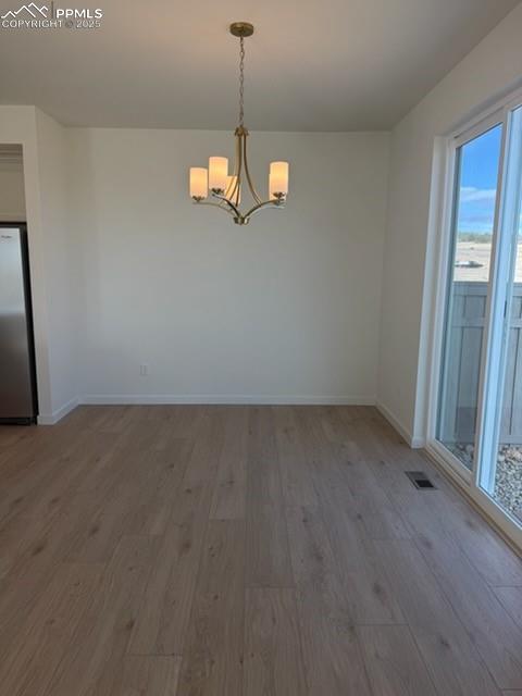 Image 9 of 15: Dining Area