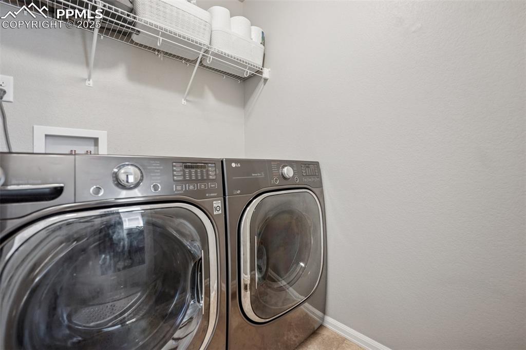 Image 15 of 25: Laundry