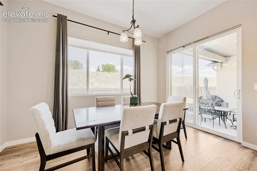 Image 7 of 37: Dining Area