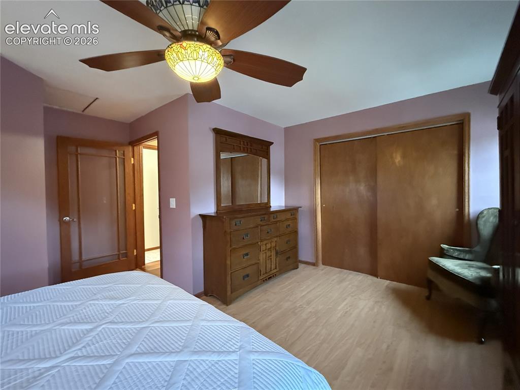 Image 12 of 32: Bedroom