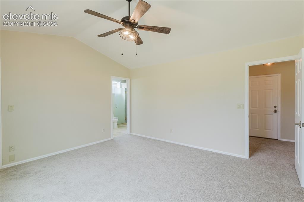 Image 18 of 50: Bedroom