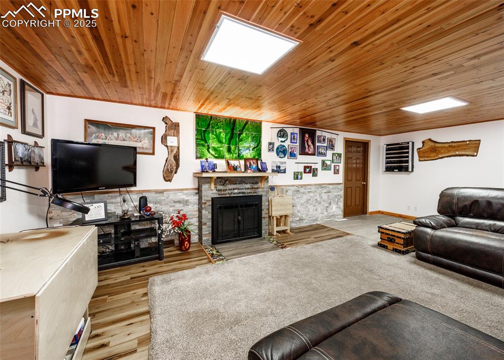 Image 9 of 45: Living Room