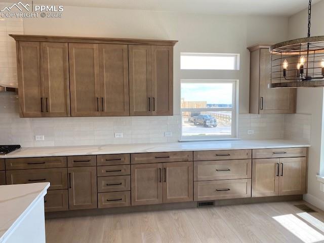 Image 4 of 27: Kitchen