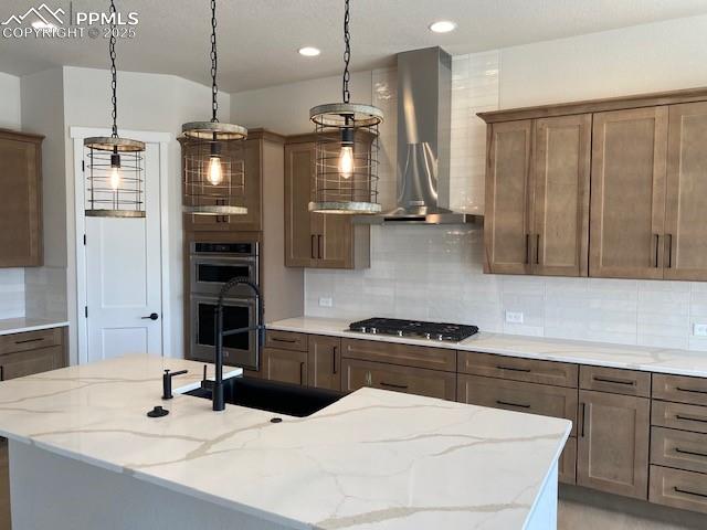 Image 5 of 27: Kitchen