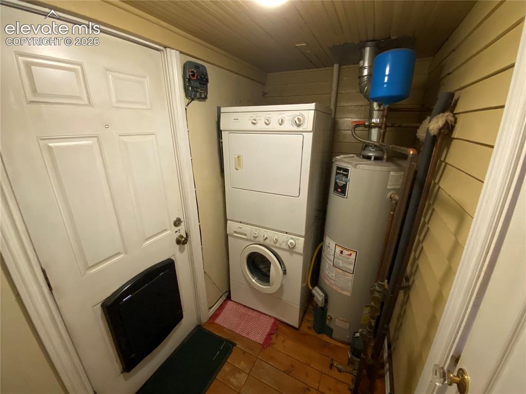 Image 17 of 25: An addition to the original floorplan of the home, this space now supports 