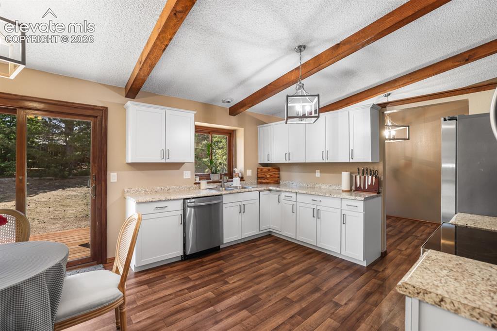 Image 13 of 48: Kitchen
